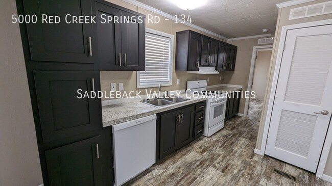 5000 Red Creek Springs Rd in Pueblo, CO - Foto de edificio - Building Photo