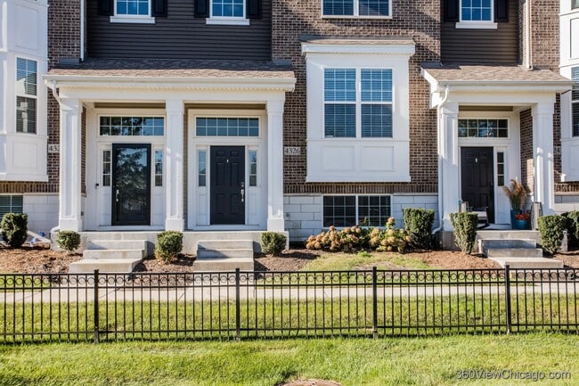 4326 Monroe Ave in Naperville, IL - Building Photo - Building Photo