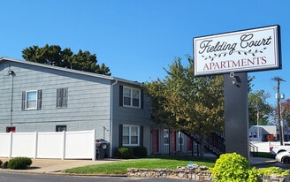 Fielding Court in Evansville, IN - Building Photo