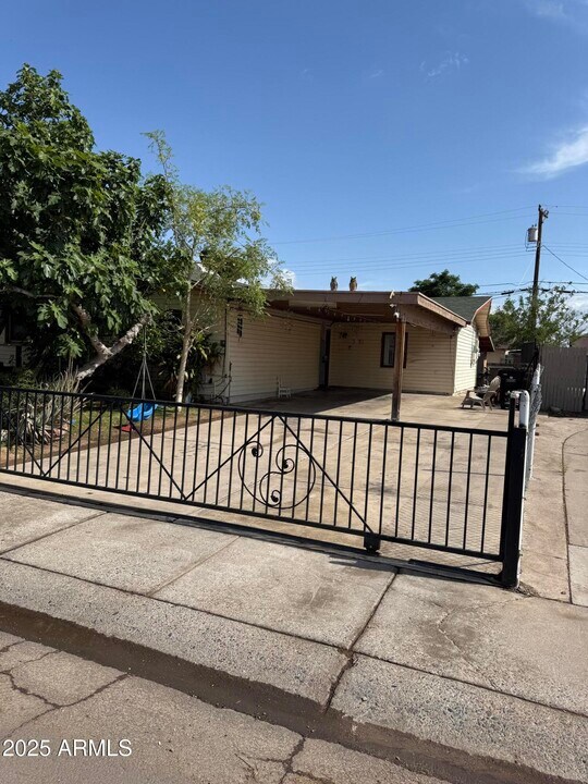 5131 W Earll Dr in Phoenix, AZ - Building Photo