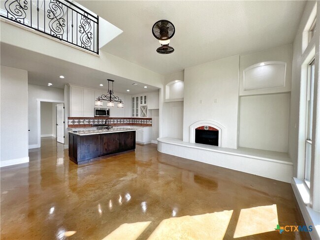 1690 Gruene Vineyard Crossing in New Braunfels, TX - Building Photo - Building Photo