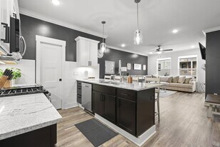 127 E 8th Ave in Columbus, OH - Building Photo