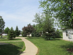 Claire Court Apartments in Hamburg, NY - Foto de edificio - Building Photo