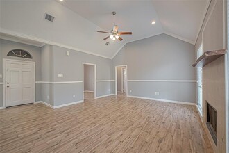 6407 Vista Camino Dr in Houston, TX - Building Photo - Building Photo