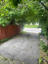 1 Vera Ct in Hamilton, ON - Building Photo - Building Photo