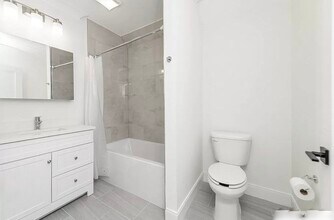 68 Day St, Unit 1 in Boston, MA - Building Photo - Building Photo
