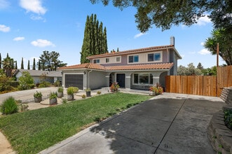 3661 Slopeview Dr in San Jose, CA - Building Photo - Building Photo