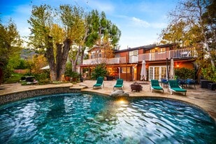 25736 Punto de Vista Dr in Calabasas, CA - Building Photo