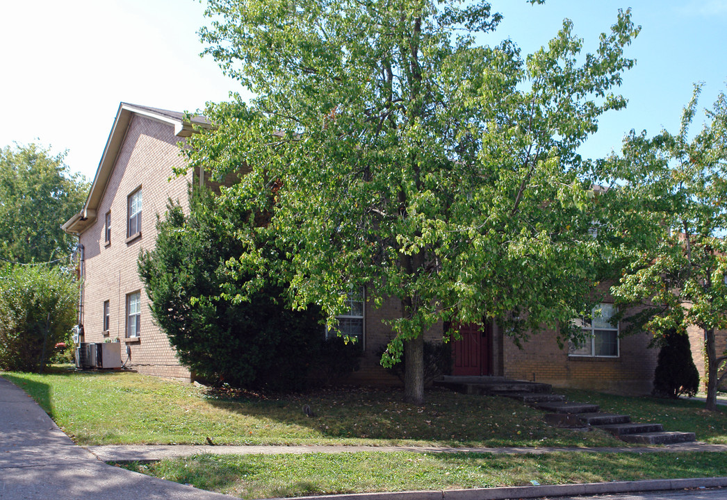 2945 Winter Garden Dr in Lexington, KY - Building Photo