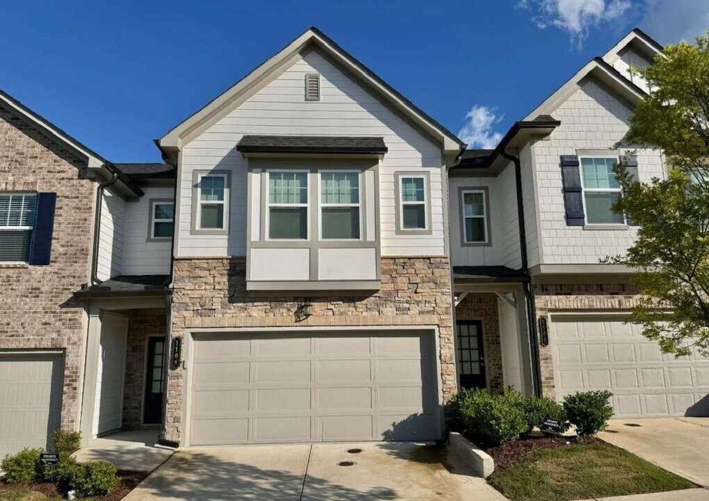 1106 Lossie Ln in Grayson, GA - Building Photo