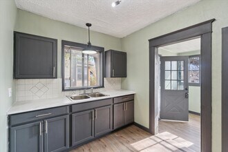 1809 Maplewood Ave in Lansing, MI - Building Photo - Building Photo