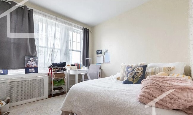 2003 Commonwealth Ave, Unit 10 in Boston, MA - Building Photo - Building Photo