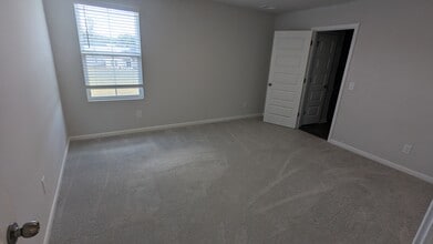 107 Bottlebrush Dr in Bloomingdale, GA - Building Photo - Building Photo
