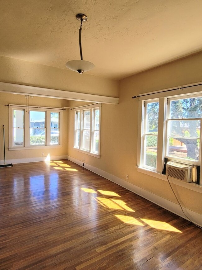 5120 Catoctin Dr in San Diego, CA - Foto de edificio - Building Photo