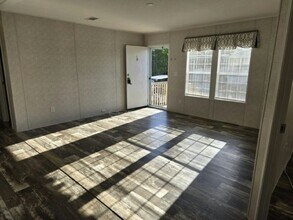 100 Lisa Ln in Greenacres, FL - Building Photo - Building Photo