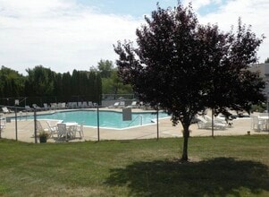 1518 Waters Edge Dr, Unit Waters Edge in Toms River, NJ - Foto de edificio - Building Photo