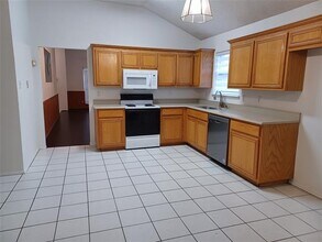 5707 Blue Meadow Trail in Arlington, TX - Building Photo - Building Photo