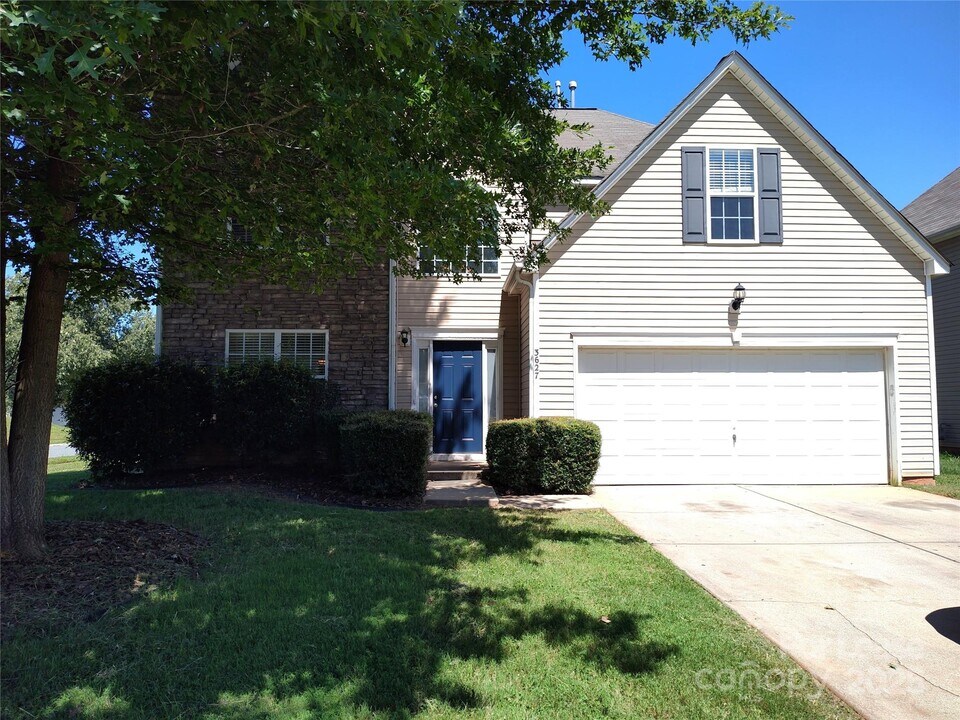 3627 Pauline Ln in Charlotte, NC - Building Photo