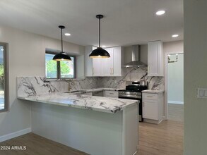 5670 E Hartford Ave in Scottsdale, AZ - Building Photo - Building Photo