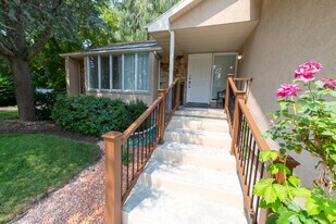 4968 S Spring Run Dr in Holladay, UT - Building Photo