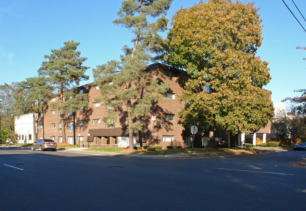 100 Prospect Ave in Hartford, CT - Foto de edificio