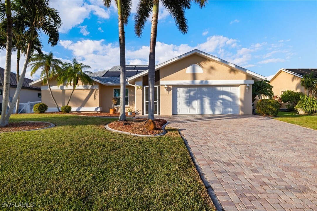 2125 SW 45th Terrace in Cape Coral, FL - Building Photo