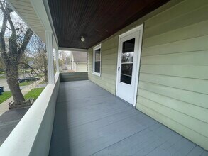 710 N Poplar St in Waukegan, IL - Building Photo - Building Photo
