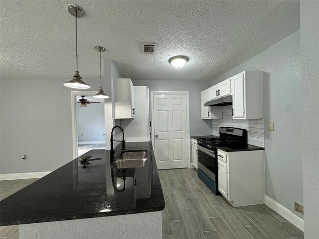 6918 Isla St in Pearland, TX - Building Photo - Building Photo