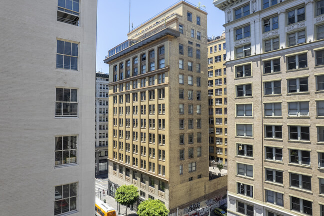 The Bartlett Lofts in Los Angeles, CA - Building Photo - Building Photo