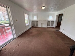 378 Wildwood Ave in Akron, OH - Building Photo - Building Photo