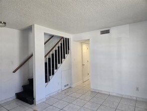 210 Amherst Ave in Sarasota, FL - Building Photo - Building Photo