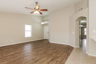 10020 W Irma Ln in Peoria, AZ - Building Photo - Building Photo