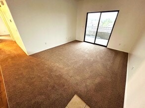 8250 N Grand Canyon Dr in Las Vegas, NV - Foto de edificio - Building Photo