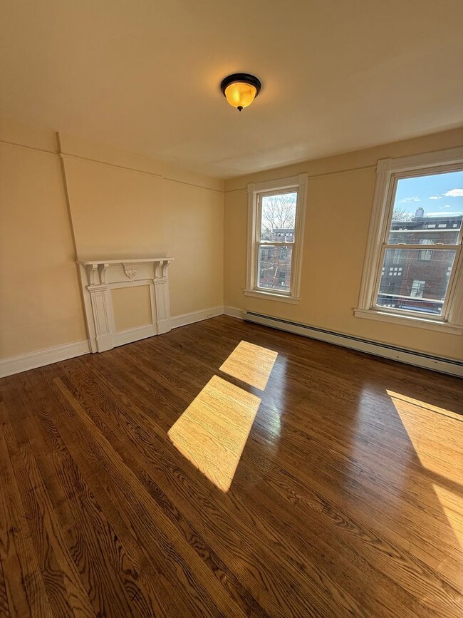 126 S William St in Newburgh, NY - Building Photo - Building Photo