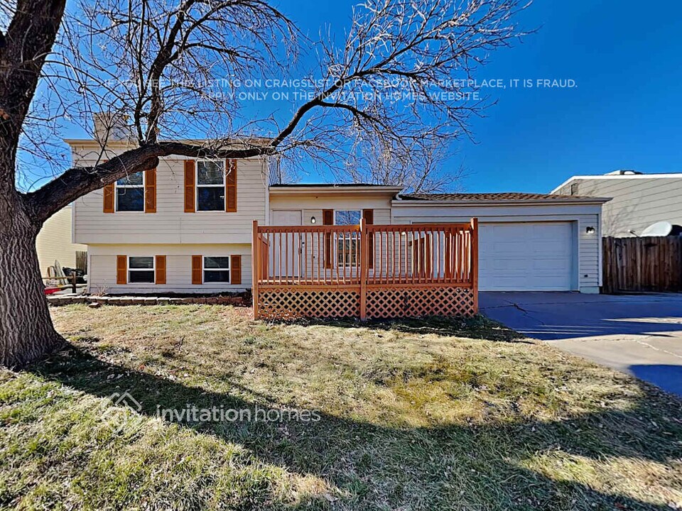 8903 Cottonwood Way in Parker, CO - Foto de edificio