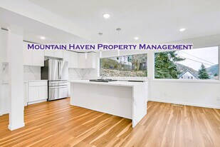 325 14th Ave in Idaho Springs, CO - Building Photo