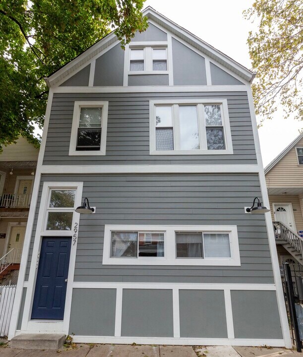 2957 N Avers Ave in Chicago, IL - Building Photo