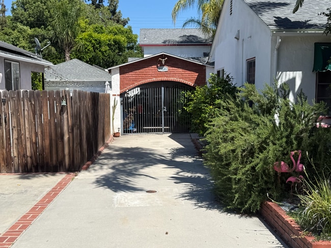 property at 5408 Morella Ave