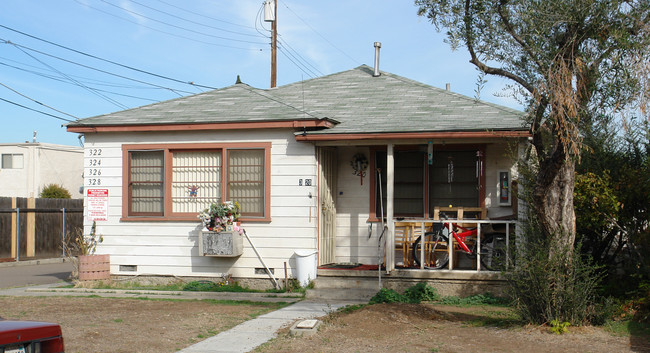 320-328 W Park Ave in El Cajon, CA - Building Photo - Building Photo