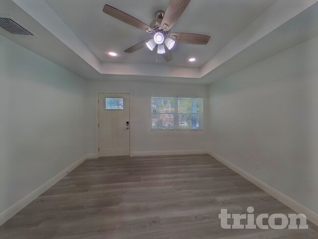 6379 29th St N in St. Petersburg, FL - Foto de edificio - Building Photo