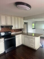 304 S Lehigh Ave, Unit 304 south Lehigh apt#1 in Sayre, PA - Building Photo
