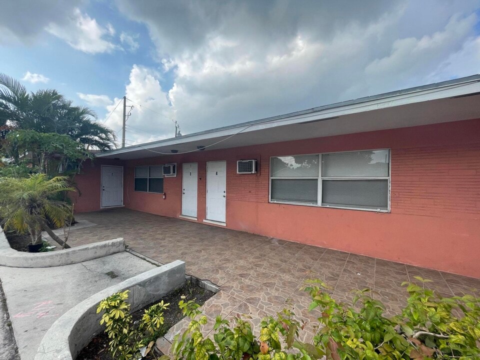 531 C St in Lake Worth Beach, FL - Building Photo