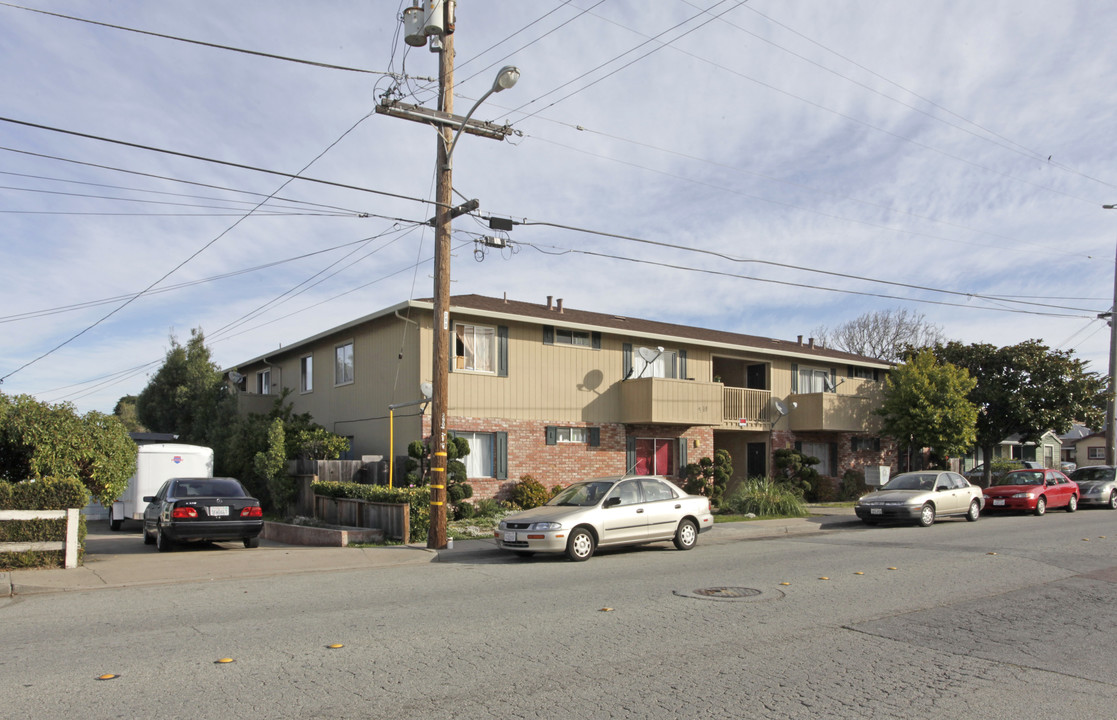 933 Hilby Ave in Seaside, CA - Building Photo