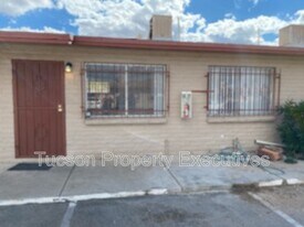 5764 S Park Ave in Tucson, AZ - Building Photo