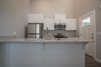 684 N Honey Locust Bnd in Fayetteville, AR - Building Photo - Building Photo