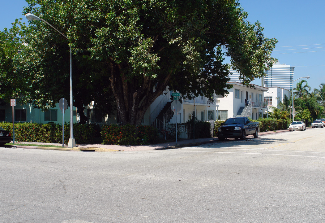 900-910 7th St in Miami Beach, FL - Building Photo