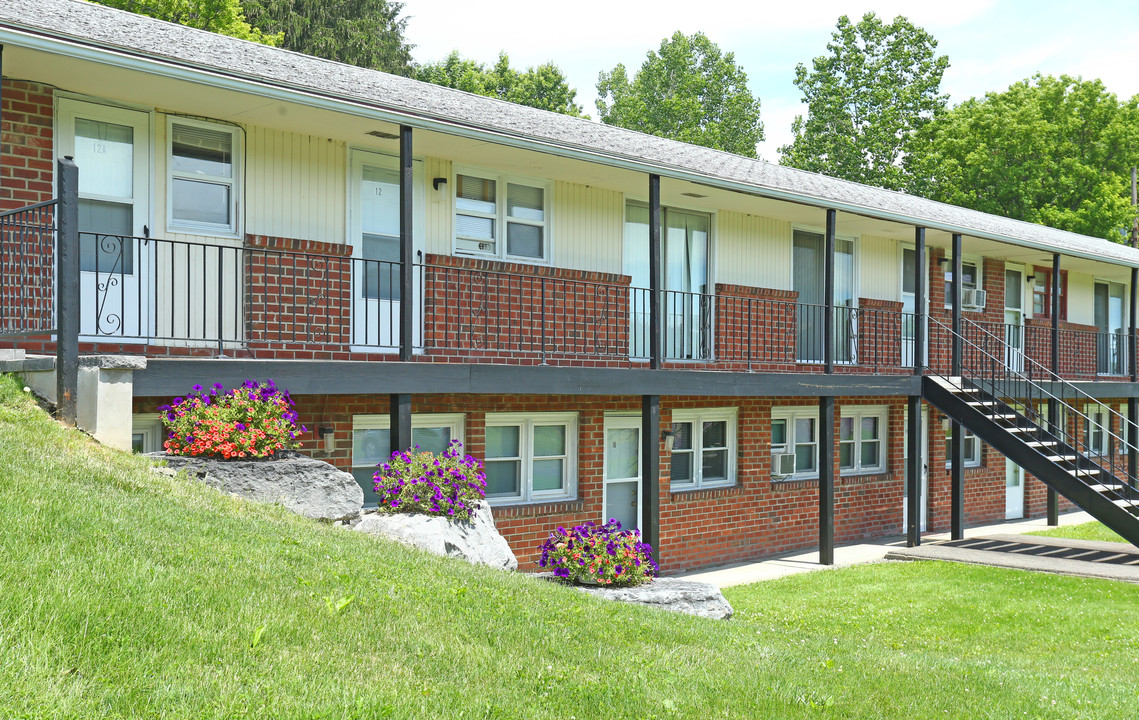 Creekwood Apartments in Ithaca, NY - Building Photo