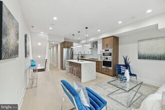 426 Warner St NW in Washington, DC - Building Photo - Building Photo