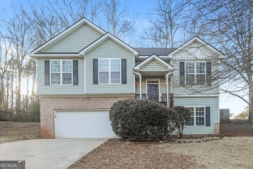 18 Forest Ln in Newnan, GA - Building Photo