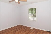 1302 Kienast Dr photo'